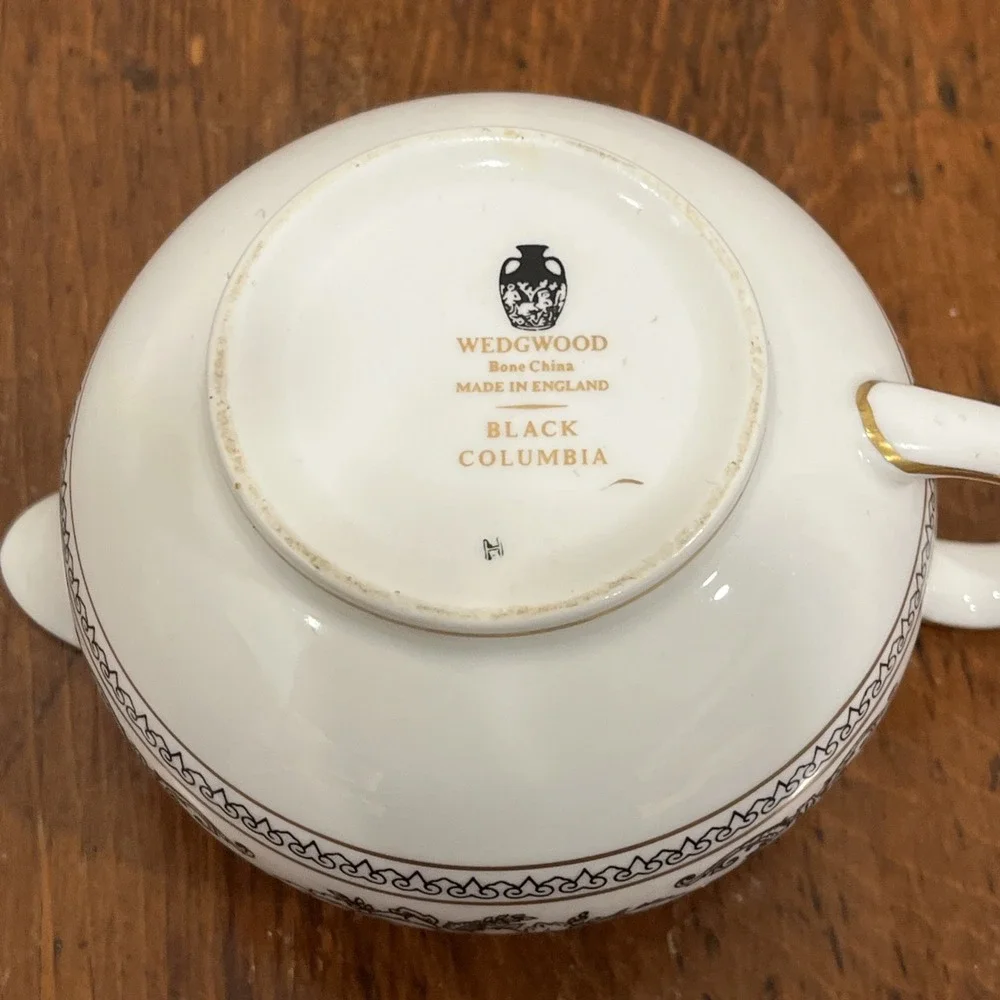 WEDGWOOD‎ COLUMBIA BLACK CREAMER - 2 1/4